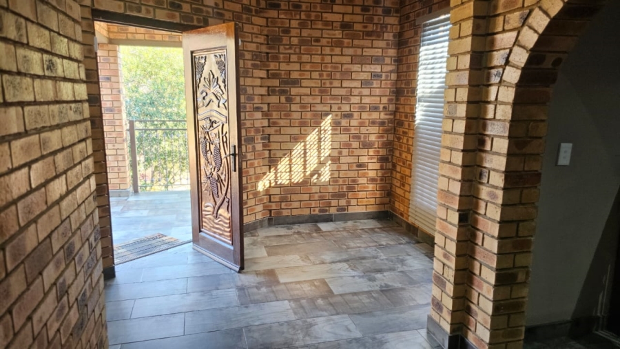 4 Bedroom Property for Sale in Zilkaatsnek North West